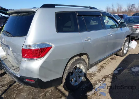 2012 Toyota Highlander Base V6 z USA, uszkodzony, nr VIN 5TDBK3EH3CS137776